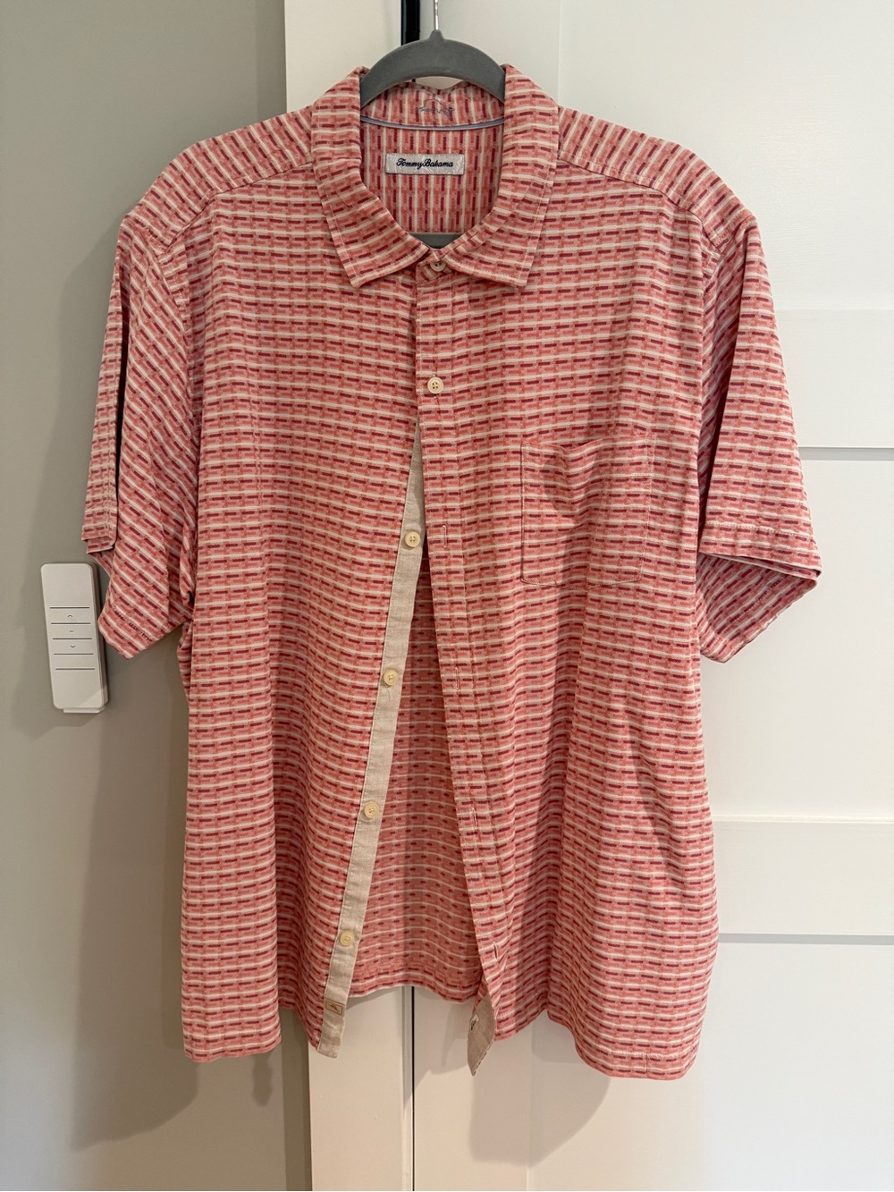 Tommy Bahama men’s short-sleeve 100% silk button-down shirt, XXL
